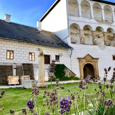 Zamek Kolstejn - Hotel Chateau Goldenstein Branná Exterior foto