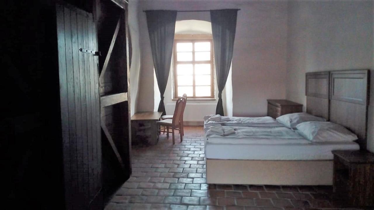 Zamek Kolstejn - Hotel Chateau Goldenstein Branná Exterior foto